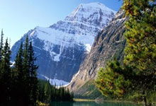 壹号娱乐：林诗栋、孙颖莎领跑国际乒联世界排名.